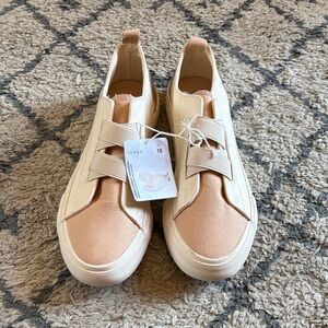 Seychelles Tan and Cream Casual Slip-Ons